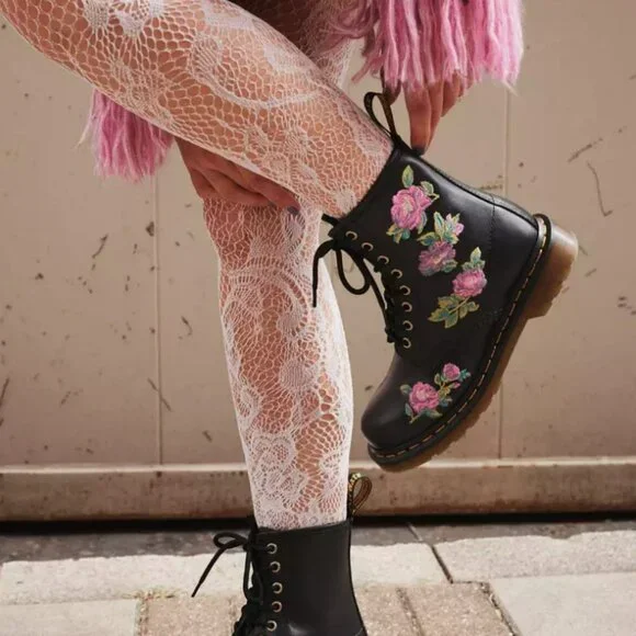 MARTENS 1460 VONDA II FLORAL BOOTS MSRP$190 ATTRACTIVE